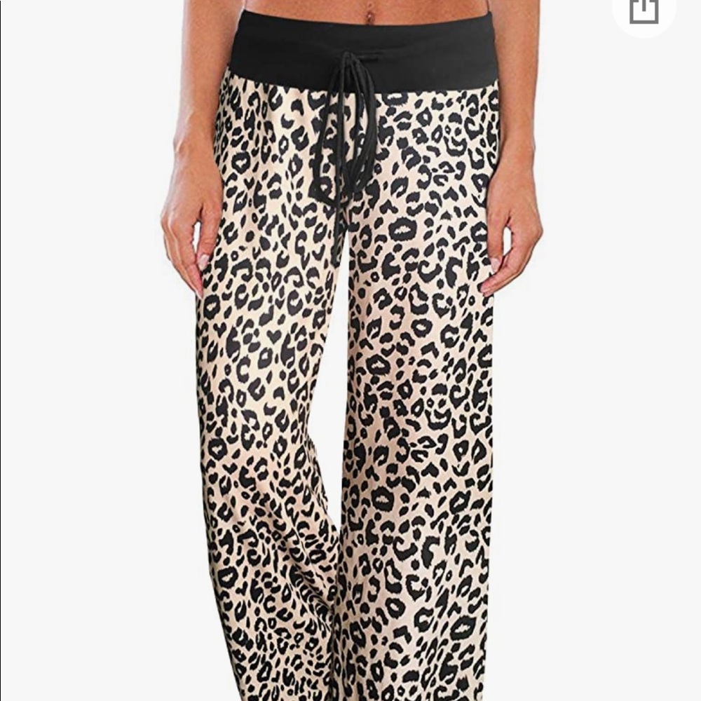 Super stylish, flattering animal print pants, sm